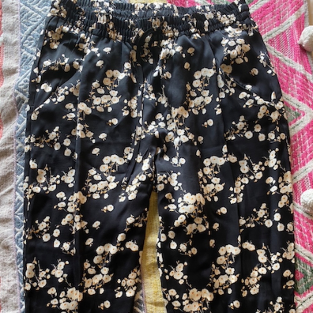 FLORAL JOGGERS